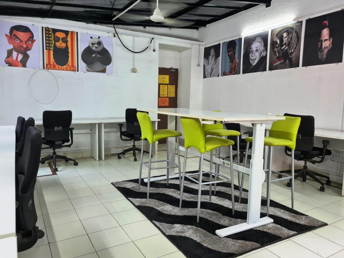 Hostel Lifespace- Twin Bungalow With Pods, Bunks, Private Rooms, Cowork & Cafe ปูเน่ ภายนอก รูปภาพ
