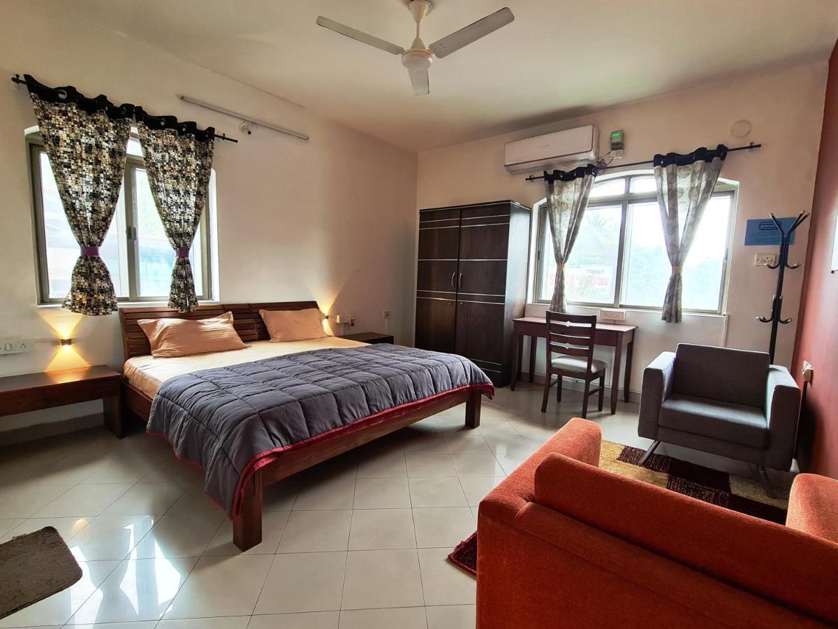 Hostel Lifespace- Twin Bungalow With Pods, Bunks, Private Rooms, Cowork & Cafe ปูเน่ ภายนอก รูปภาพ