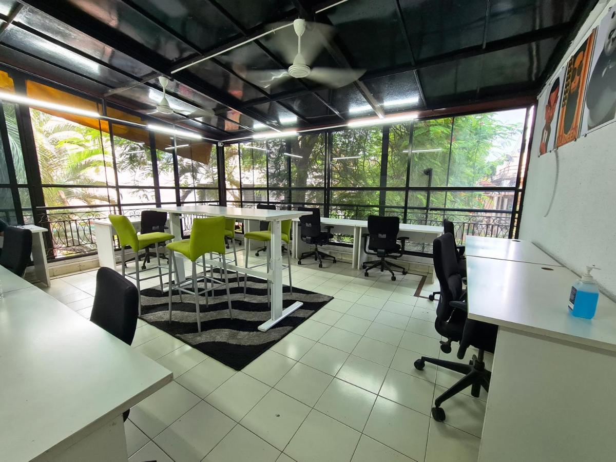 Hostel Lifespace- Twin Bungalow With Pods, Bunks, Private Rooms, Cowork & Cafe ปูเน่ ภายนอก รูปภาพ