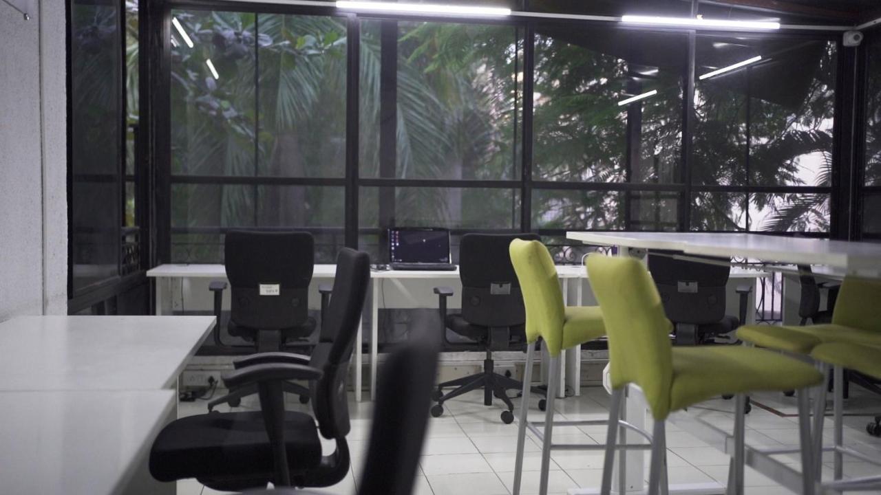 Hostel Lifespace- Twin Bungalow With Pods, Bunks, Private Rooms, Cowork & Cafe ปูเน่ ภายนอก รูปภาพ