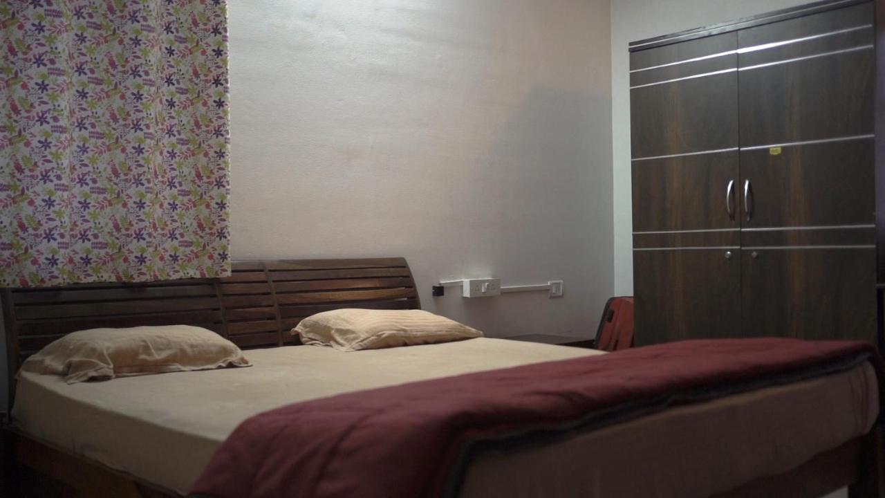 Hostel Lifespace- Twin Bungalow With Pods, Bunks, Private Rooms, Cowork & Cafe ปูเน่ ภายนอก รูปภาพ