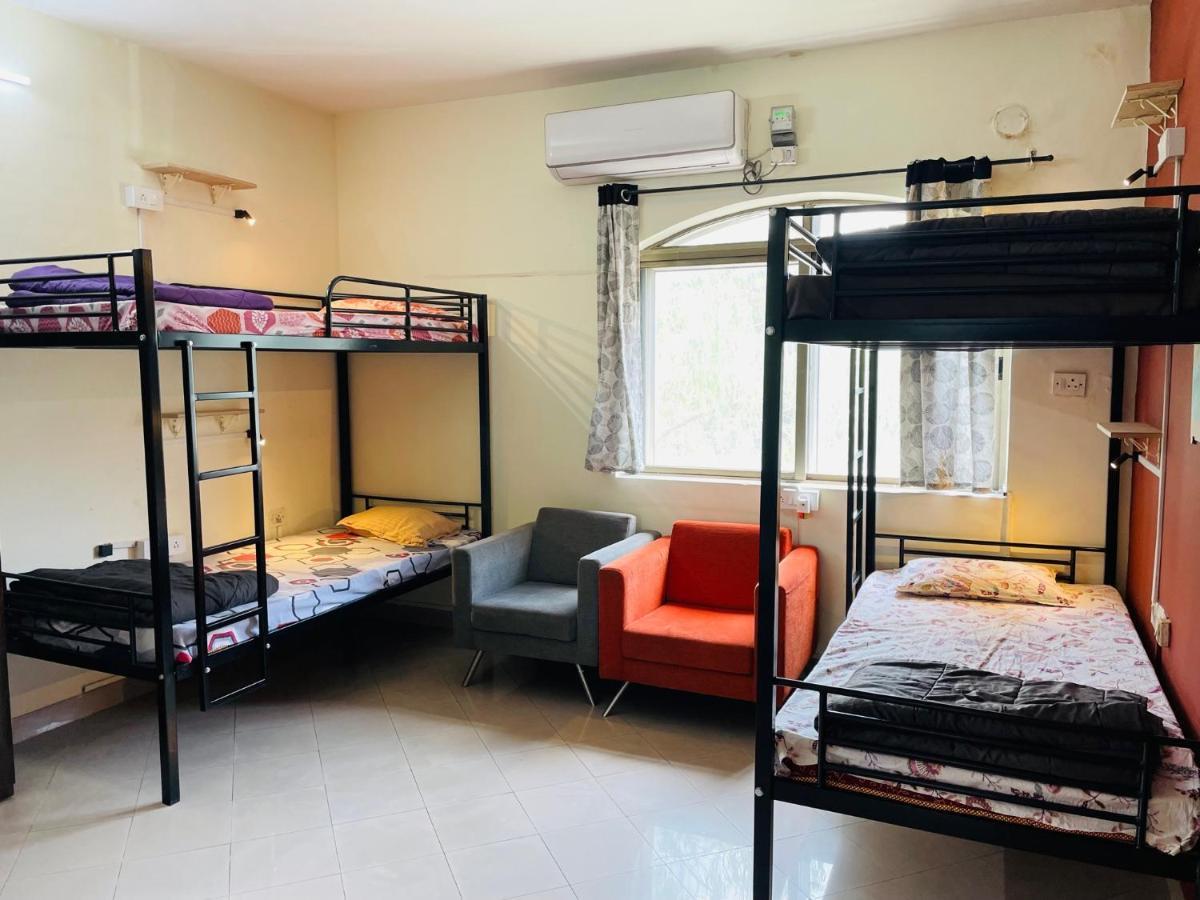 Hostel Lifespace- Twin Bungalow With Pods, Bunks, Private Rooms, Cowork & Cafe ปูเน่ ภายนอก รูปภาพ