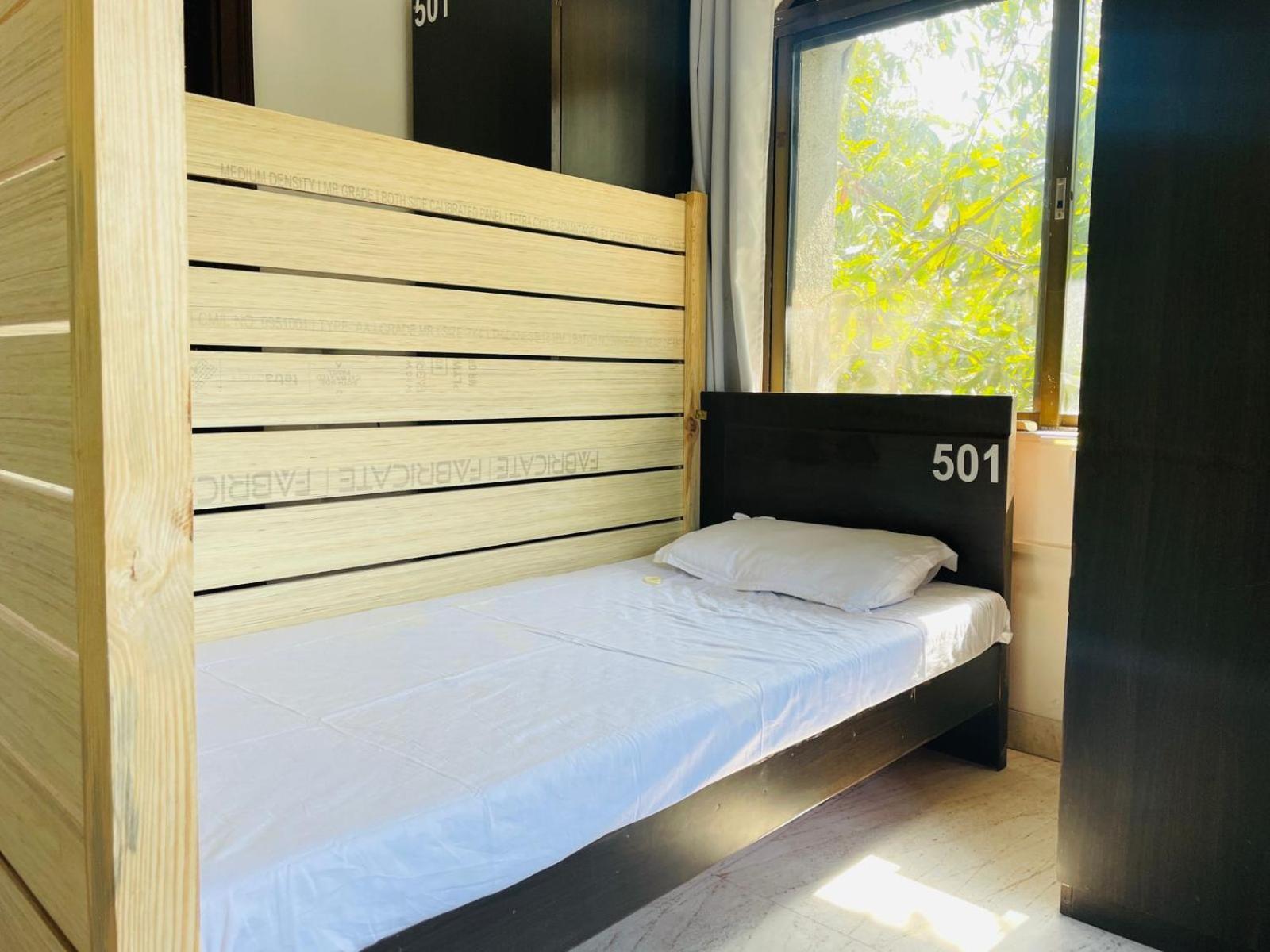 Hostel Lifespace- Twin Bungalow With Pods, Bunks, Private Rooms, Cowork & Cafe ปูเน่ ภายนอก รูปภาพ