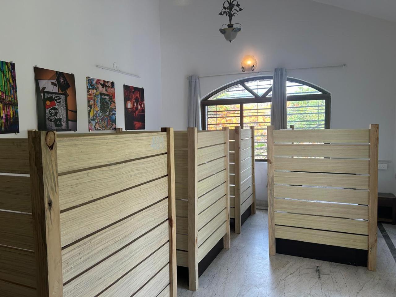 Hostel Lifespace- Twin Bungalow With Pods, Bunks, Private Rooms, Cowork & Cafe ปูเน่ ภายนอก รูปภาพ
