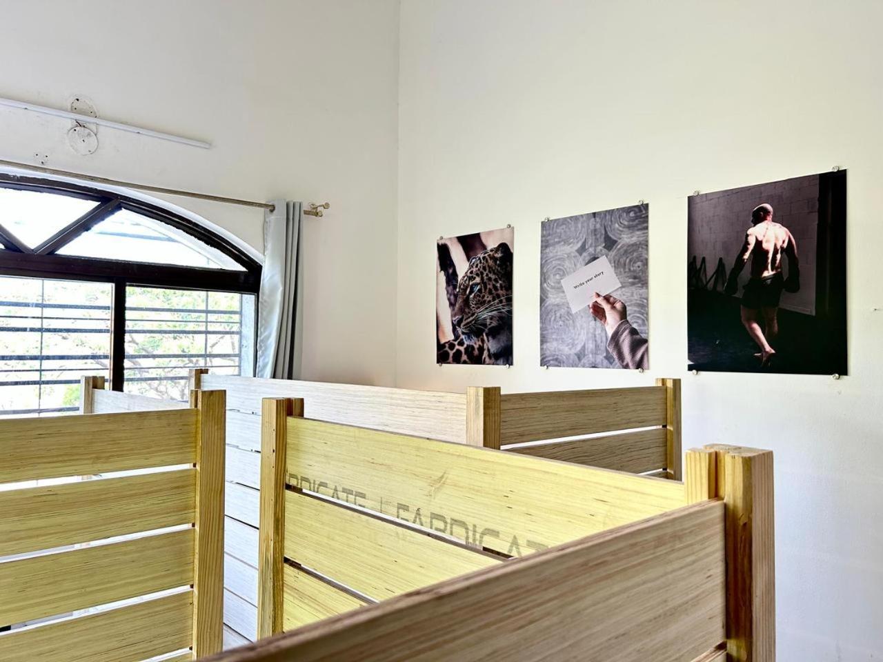 Hostel Lifespace- Twin Bungalow With Pods, Bunks, Private Rooms, Cowork & Cafe ปูเน่ ภายนอก รูปภาพ